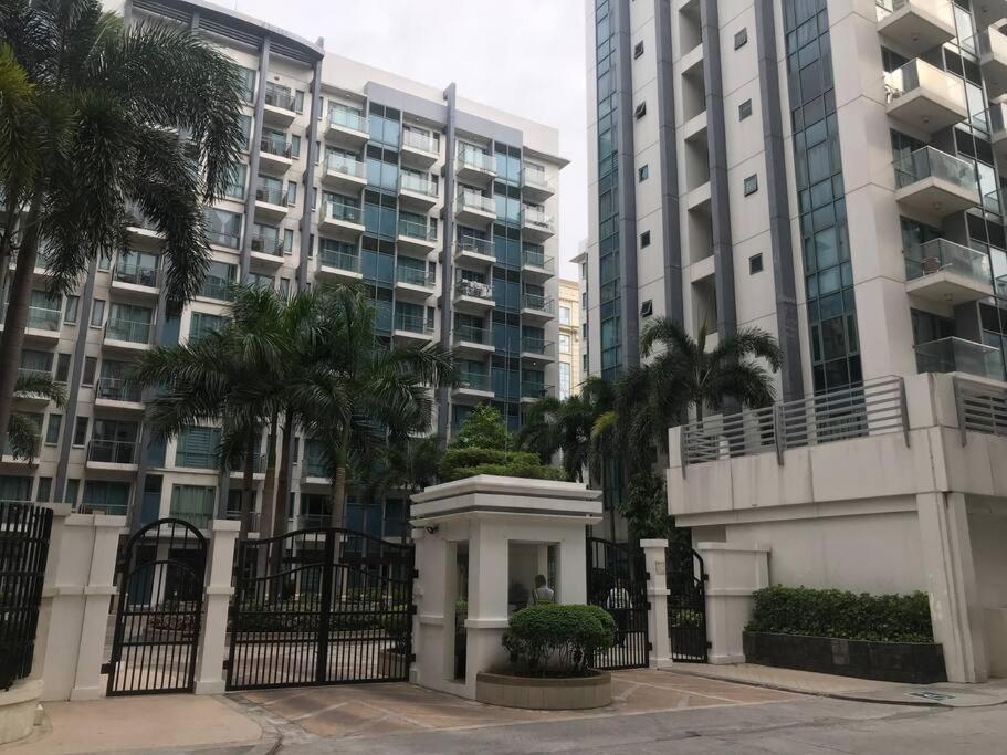 Lovely 2 Bed Room Condo Infront Of Naia Terminal 3 Manila Exterior foto
